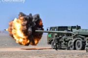 中国陸軍砲兵旅団がゴビ砂漠で長距離砲撃演習を実施…新型52口径155mm自走榴弾砲部隊も参加！