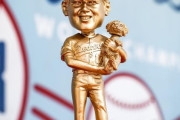 大谷翔平の黄金のボブルヘッド人形に全米騒然！←「オスカーを受賞するべき」（海外の反応）