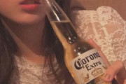 【画像】あのコロナビール女子、インスタにビキニ姿を載せまくる女神だった