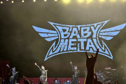 BABYMETAL、シンガポールとクアラルンプール公演のライブでの1コマ