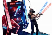 【超朗報】話題のライトセーバーチャンバラVR音ゲー『Beat Saber（ビートセイバー）』、アーケード版が日本初稼働！ 本日11月16日より