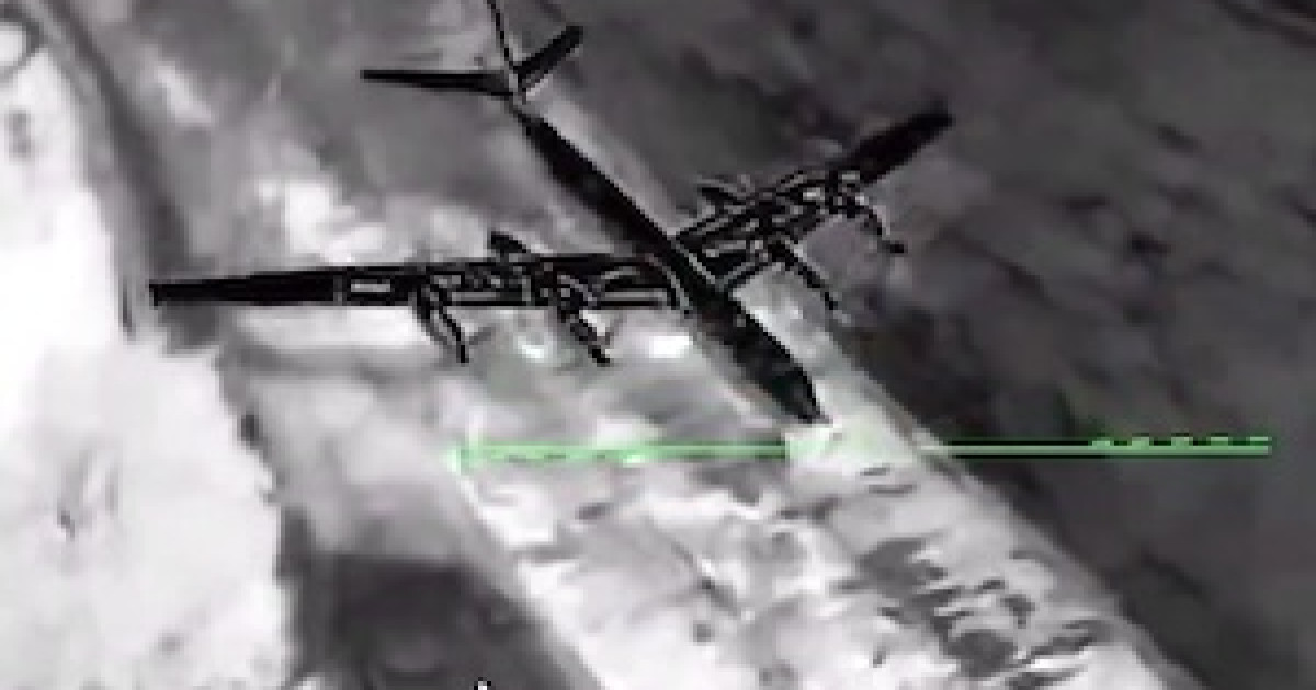 【動画】ロシア軍の貴重なTu-142MRをドローンで破壊したウクライナ。