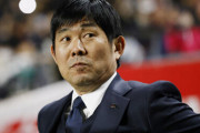 「余計にいろいろ考えてしまう」　試合終盤の“森保メモ”に日本代表OBが見解「珍しい光景」