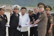 北朝鮮の金正恩総書記が海軍基地の建設予定地を視察、大型艦や潜水艦「近い時期に保有」…韓国海軍に対抗か！