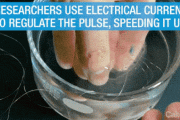 【研究】生きたクラゲを電気的に“ハック”して3倍速で泳がせることに成功