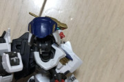 【悲報】ワイのガンプラの腕、折れる