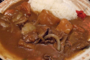 義弟にチキンカレーを出したら。義弟「母のカレーはビーフなんですけど？ご存知ないです？母にチクっておきますね」私「」→結果…