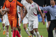 海外の反応   「どんだけ攻撃的なんだよ？」サッカー北朝鮮選手、日本スタッフを威嚇【アジア大会】