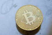 １０年前ワイ「ビットコイン買うやつとか馬鹿、世の中知らなさすぎ」