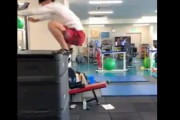 【動画】阪神近本、めちゃくちゃ飛ぶ