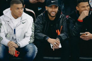 ◆画像・動画◆エムバペ＆ネイマールらPSGの面々がＮＢＡ観戦に出かけた結果…エムバペがドナテロ化