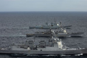日本海において日米韓共同訓練を実施…海自護衛艦「まや」、米海軍駆逐艦「ジョン・フィン」、韓国海軍駆逐艦「ユルゴク・イ・イ」！