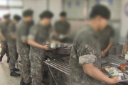【お笑い韓国軍】陸軍騒然「炊事兵が食事に尿・唾液混ぜた」