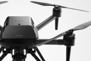 ソニーのドローン「Airpeak」披露、VISION-Sの公道走行を空撮