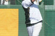 阪神の新助っ人・ノイジーがランチ特打で初日から快音　６１スイングで安打性２７本