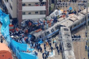 尼崎脱線事故、25日で20年　乗客106人と運転士死亡