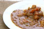 カレーの食べ方に癖があるんだけど、そのせいで中学の時に悲惨な思いをしたんだが・・・