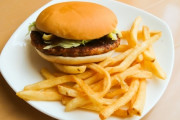 【驚愕】「マクドナルドは絶対腐らない」、本当かどうか確かめてみたら驚きの結果に・・・