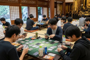 【画像】どんな場所でもカードゲーム大会にすると親近感が生じる不思議ｗｗｗｗｗｗｗ