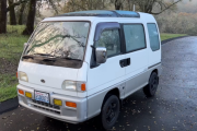 海外「日本車の設計技術は凄いな！」日本の軽バン、スバル・サンバーに対する海外の反応