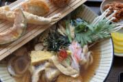 【画像あり】韓国人「超豪華韓国天ぷらうどんがたったの６００円！」こんな美味しいそうな天ぷらうどん６００円は羨ましいですね‥　韓国の反応