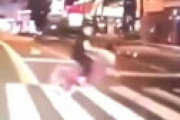 【動画】 ヤンキーさん、信号無視のチャリカスにブチギレて吠える