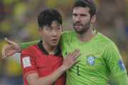 【サッカー】ブラジル“第3GK”投入に韓国内物議？　韓国紙「危機感があれば主力選手やGKを交代させない」［12/6］  [首都圏の虎★]