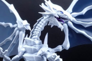 【画像】ブルーアイズホワイトドラゴン、プラモデルになるｗｗｗｗｗｗ