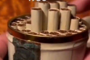 1930年フランス製のタバコは缶詰タイプだった…貴重な開封の儀