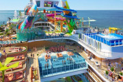 【画像】世界最大のクルーズ船、デカすぎてイオンモールみたいだと話題にｗｗ