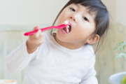 自分の分を食べたのに大皿から直接食べ始めたうちの子に「泥棒だ」「泥棒」とうるさい弟嫁。いくらうちの子が行儀悪いからって泥棒呼ばわりはないでしょう