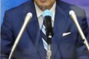 枝野氏、所信表明は「菅直人氏へ抱きつき」