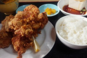 【悲 報】中国人の中華料理屋の唐揚げ定食、白米より唐揚げのほうが多い
