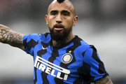 【セリエA】“優勝請負人”のビダルが恩師からのオファーを拒否？ インテル残留を希望