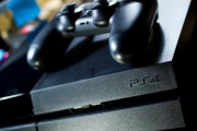 ワイ「バレませんように…」ﾎﾟﾁｯ PS4「ピッ！！！！ｗｗｗｗ(クソデカ起動音)」
