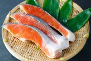 謎の定義マン「鮭は白身魚！イチゴは野菜！この魚はししゃもじゃなくてカペリン！」
