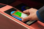 Suica「ふー、そろそろ本気出しますか…首を洗って待ってろ、PayPay」