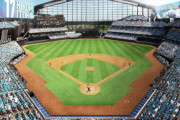 日本ハム新球場のファウルゾーン狭すぎ問題、来季はそのまま公式戦実施！球団社長が謝罪