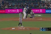 大谷翔平　第1打席はストレートの四球　昨季同僚右腕と注目の対決