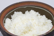 まるで土鍋で炊いたようなお米が味わえる炊飯器「50000円です」土鍋「1000円です」
