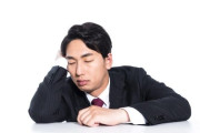 絶対寝てはいけない場面で眠くならなくするライフハック