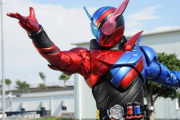 Twitter民「仮面ライダーのエキストラに集まってんの特撮オタクばっかで草」