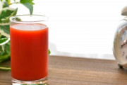 トマトジュースとかいう息止めないと飲めない犬畜生以下の味だが見合う栄養が詰まってるジュース