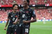 カナダ代表、J・デービッド圧巻ハットなど2人退場のカタールを6-0粉砕！歴史的初勝利もMFコネが負傷交代　北中米W杯第2節（関連まとめ）