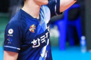 韓国人「韓国で話題の男子バレーボール選手がこちら」