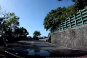 【動画】台湾でM7.2の地震が起きた時、巨大な落石が車に直撃する瞬間が収められたドラレコが話題に　こんなん、恐怖しか無いやろ…
