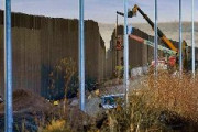 【速報】バイデン政権、米メキシコ間の「国境の壁」建設を再開へ