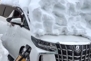 【動画】大損害。車の屋根雪降ろしで横着するとこうなる(@_@;)