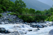 涸沢ヒュッテ「本谷橋を架けました」