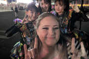 【海外】BABYMETALとファンのバックステージショット